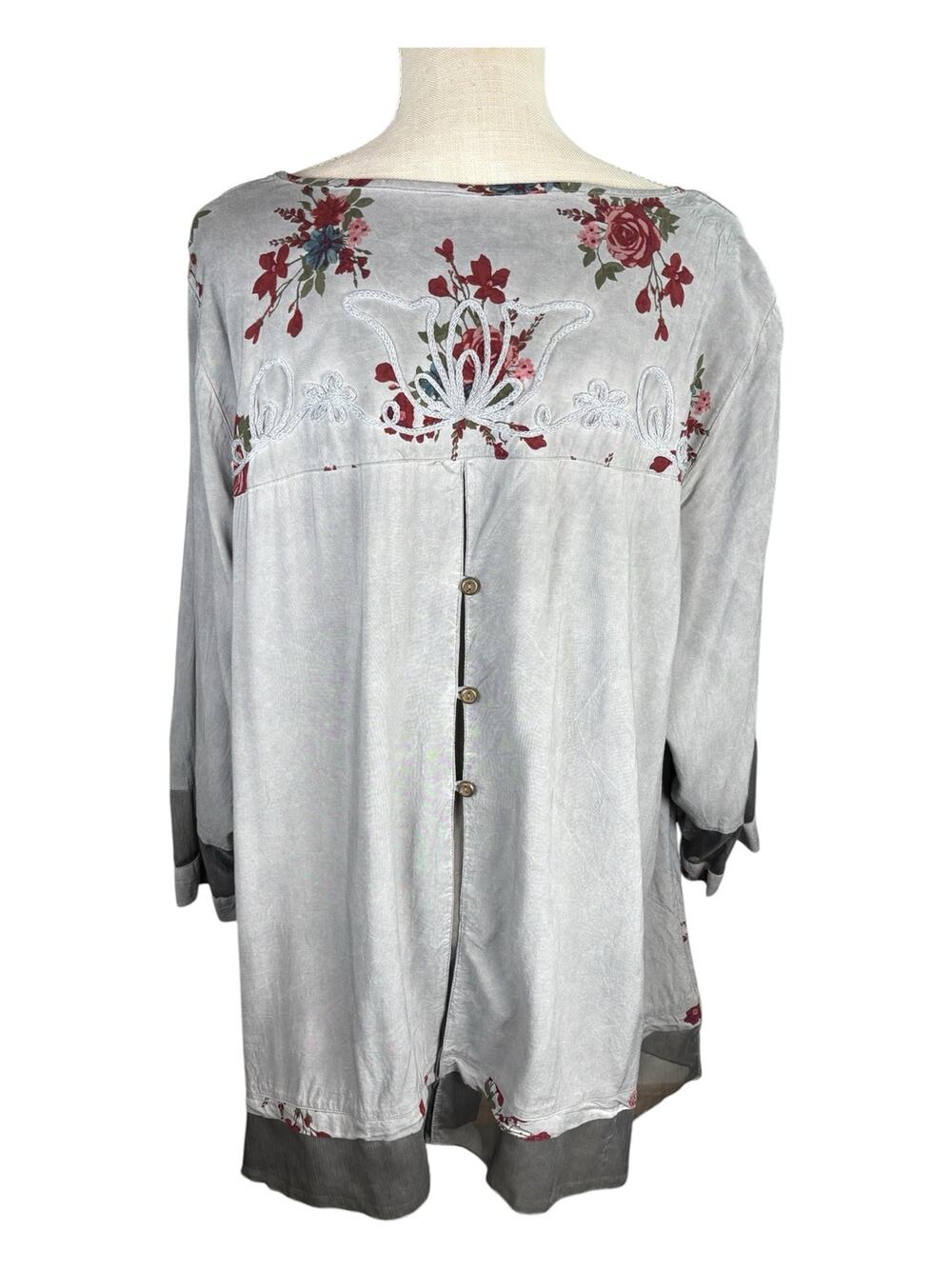 Ali Miles Floral Embroidered Tunic Top Women's 2X Button Back Gray Sheer Accents